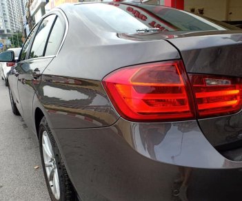 BMW 3 Series 320i 2015 - Bán ô tô BMW 3 Series 320i đời 2015, màu nâu havana, xe nhập, giá tốt