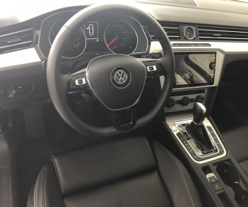 Volkswagen Passat 2018 - Bán Volkswagen Passat model 2018 Sedan cao cấp-sản xuất tại Đức - Nhập chính hãng