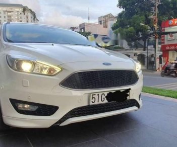 Ford Focus 2017 - Cần bán lại xe Ford Focus năm sản xuất 2017, màu trắng