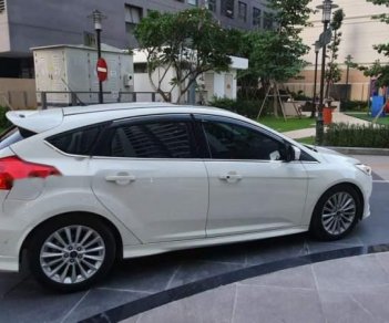 Ford Focus 2017 - Cần bán lại xe Ford Focus năm sản xuất 2017, màu trắng