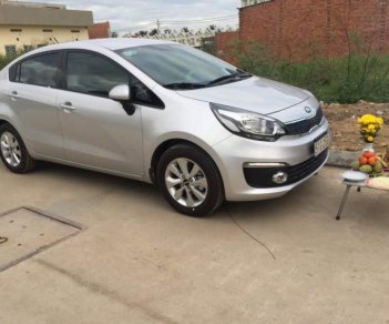 Kia Rio 2017 - Cần bán xe Kia Rio sản xuất 2017, màu bạc số sàn, giá 410tr