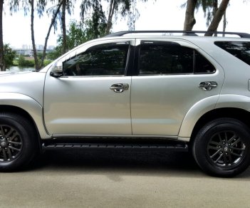 Toyota Fortuner 2015 - Bán Toyota Fortuner đời 2015 máy dầu, xe mới 90%, LH 0903616317 Phong