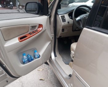 Toyota Innova   2.0 MT  2015 - Bán xe Toyota Innova 2.0 MT năm sản xuất 2015