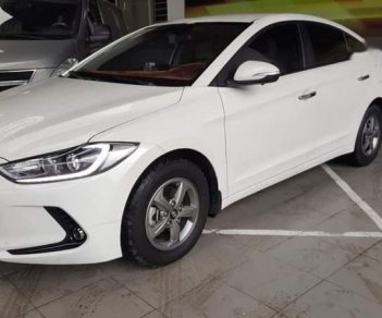 Hyundai Elantra 1.6MT 2019 - Bán xe Hyundai Elantra 1.6MT đời 2019, màu trắng
