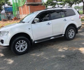 Mitsubishi Pajero 2016 - Gia đình cần bán xe Mitsubishi Pajero Sport 2016, số sàn, máy dầu