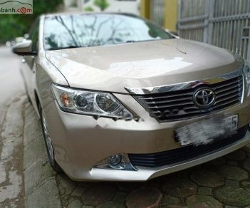 Toyota Camry 2.0E 2014 - Bán xe Toyota Camry 2.0E đời 2014 xe gia đình 