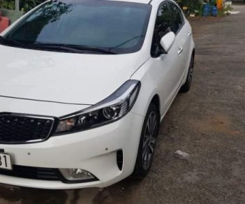 Kia Cerato 2018 - Cần bán xe Kia Cerato đời 2018, màu trắng, 595 triệu