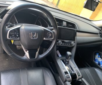 Honda Civic 1.5L 2018 - Bán xe Honda Civic 1.5L đời 2018, đã độ đồ thêm 100tr, nhập khẩu nguyên chiếc, bán lại 845 triệu