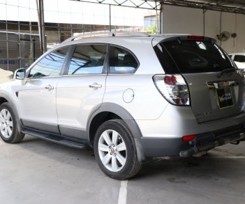 Chevrolet Captiva LTZ 2.4AT 2011 - Cần bán xe Chevrolet Captiva LTZ 2.4AT đời 2011, màu bạc