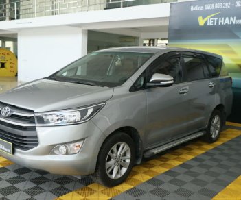 Toyota Innova E 2.0MT 2017 - Bán Toyota Innova E 2.0MT 2017, màu bạc