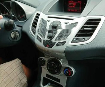 Ford Fiesta  AT 2011 - Bán xe Ford Fiesta AT năm sản xuất 2011, màu trắng, xe gia đình