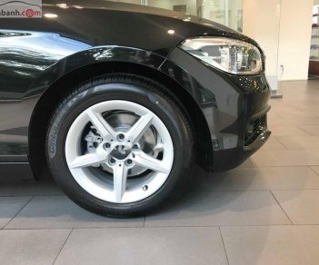 BMW 1 Series  118i  2018 - Bán BMW 1 Series 118i 2018, màu đen, giá tốt bất ngờ