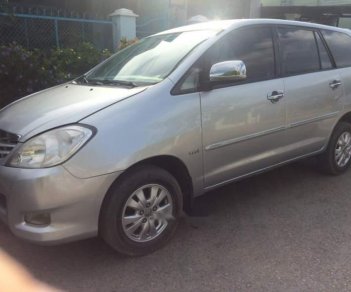 Toyota Innova MT 2010 - Cần bán gấp Toyota Innova MT sản xuất 2010, màu bạc