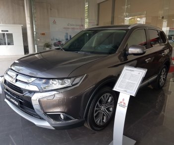 Mitsubishi Outlander 2.0 CVT 2019 - Cần bán Mitsubishi Outlander 2019, khuyến mại cực lớn, giao xe ngay