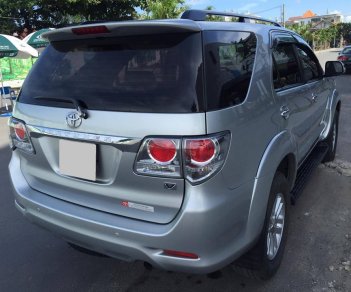 Toyota Fortuner V 2014 - Cần bán xe Toyota Fortuner 2014 máy xăng, số tự động, màu bạc