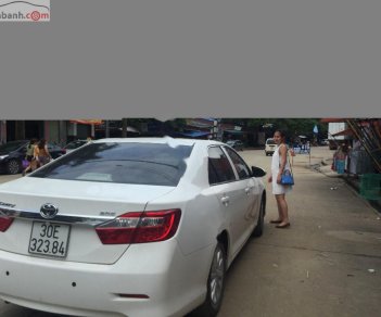 Toyota Camry 2013 - Bán xe Toyota Camry năm 2013, màu trắng