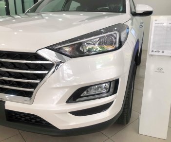Hyundai Tucson 2019 - Bán Hyundai Tucson 2.0 tiêu chuẩn trắng 2019 - đủ màu, tặng 10-15 triệu - nhiều ưu đãi, LH: 0964898932
