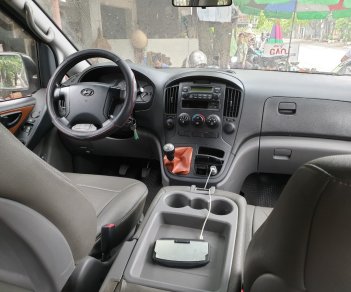 Hyundai Starex 2012 - Bán xe bán tải Hyundai Starex 2012, 6 chỗ, nhập khẩu, màu bạc, máy xăng