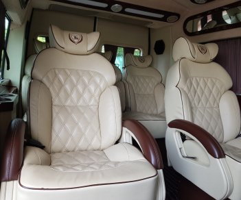 Ford Transit 2014 - Cần bán lại xe Ford Transit Dcar Limousine năm 2014, màu trắng như mới, giá chỉ 710 triệu