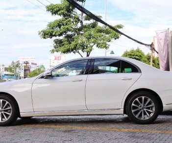 Mercedes-Benz E class E200 New Model 2019 - Cần bán xe Mercedes E200 New Model năm 2019, màu trắng