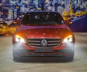 Mercedes-Benz E class   2019 - Cần bán Mercedes sản xuất 2019, màu đỏ