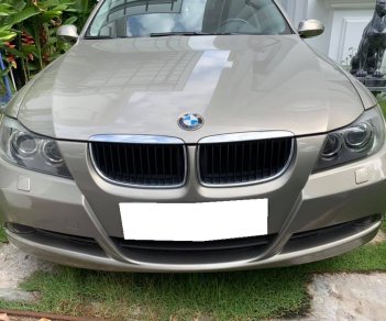 BMW 3 Series 320i 2008 - Gia đình cần bán xe Bmw 320i 2008, số tự động, màu vàng cát