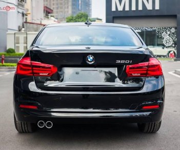 BMW 3 Series 320i 2018 - Bán xe BMW 320i năm sản xuất 2018, màu đen, xe nhập