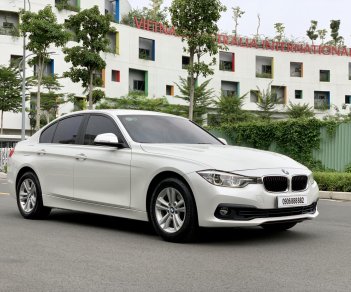 BMW 3 Series 320i 2016 - Bán BMW 320i LCI màu trắng/kem model 2017