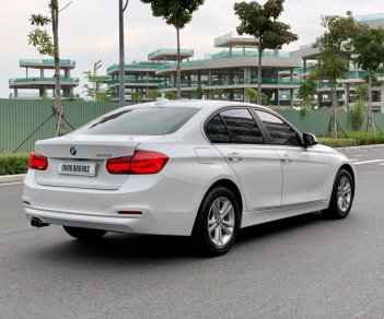 BMW 3 Series 320i 2016 - Bán BMW 320i LCI màu trắng/kem model 2017