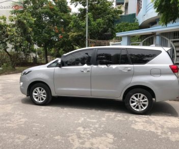 Toyota Innova 2.0E  2018 - Bán xe Toyota Innova 2.0E 2018, số sàn, màu ghi bạc, màu này rất sang trọng và đẹp