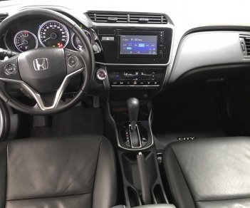 Honda City TOP 1.5CVT 2018 - Bán Honda City TOP 1.5AT màu bạc, số tự động sản xuất 2018, biển Sài Gòn xe đẹp