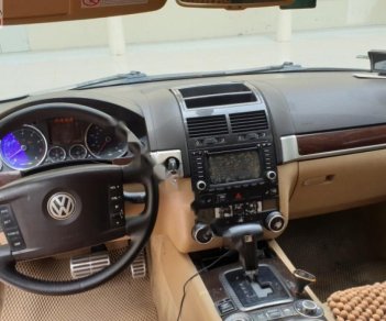 Volkswagen Touareg 2004 - Cần bán Volkswagen Touareg đời 2004, màu xanh lam, xe nhập, đăng ký lần đầu 2008