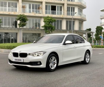 BMW 3 Series 320i 2016 - Bán BMW 320i LCI màu trắng/kem model 2017