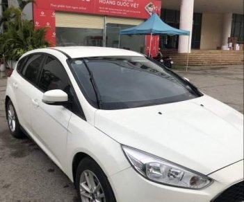 Ford Focus   2018 - Bán xe Ford Focus 2018, màu trắng, xe sử dụng mới 6 tháng