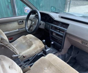 Nissan Bluebird   1988 - Bán Nissan Bluebird sản xuất 1988, màu bạc, xe nhập