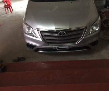 Toyota Innova 2015 - Gia đình bán Toyota Innova đời 2015, màu bạc