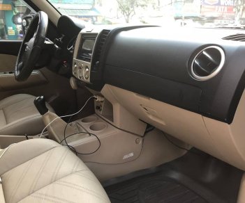 Ford Everest 2.5MT 2011 - Cần bán xe Ford Everest 2011 số sàn máy dầu, màu hồng phấn