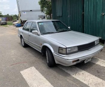 Nissan Bluebird   1988 - Bán Nissan Bluebird sản xuất 1988, màu bạc, xe nhập