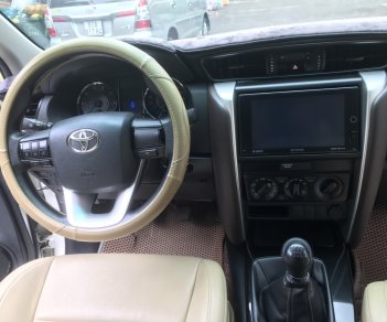 Toyota Fortuner 2.4G 4x2MT 2017 - Bán Fortuner 2.4 MT nhập khẩu năm SX 2017 màu trắng