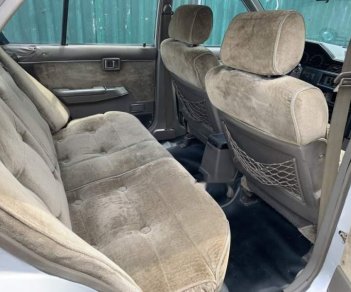 Nissan Bluebird   1988 - Bán Nissan Bluebird sản xuất 1988, màu bạc, xe nhập