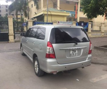 Toyota Innova 2013 - Cần bán xe Toyota Innova đời 2013, màu bạc