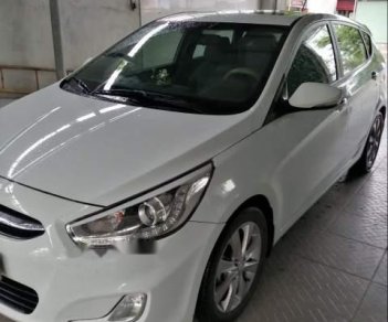 Hyundai Accent 2015 - Gia đình bán Hyundai Accent năm 2015, màu trắng, nhập khẩu