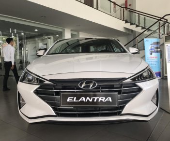 Hyundai Elantra 2019 - Hyundai Elantra 1.6 AT, màu trắng, giao ngay, khuyến mãi lên đến 50 triệu, gọi ngay để nhận ưu đãi: 093 215 4986