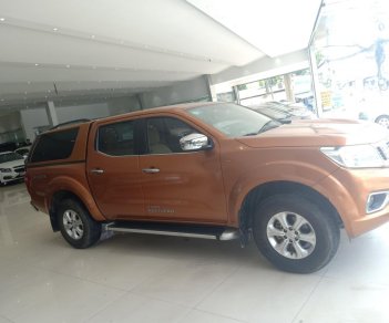 Nissan Navara AT 2016 - Cần bán xe Nissan Navara năm 2016, màu cam, xe nhập