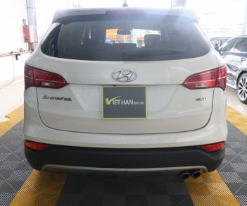 Hyundai Santa Fe 2.4AT 4WD 2015 - Bán xe Hyundai Santa Fe 2.4AT 4WD năm sản xuất 2015, màu trắng