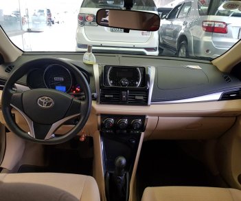 Toyota Vios 1.5E 2017 - Bán Toyota Vios 1.5E đời 2017, màu vàng cát