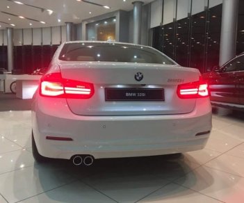 BMW 3 Series  320i 2018 - Bán BMW 3 Series 320i 2018, màu trắng, nhập khẩu nguyên chiếc