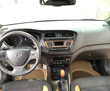 Hyundai i20 Active 2015 - Cần bán xe cọp I20 Active, 2015 nhập khẩu, số tự động, màu trắng