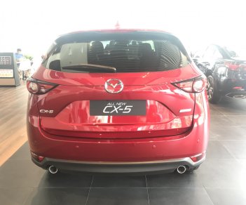 Mazda CX 5 2.0L FWD  2019 - Bán Mazda CX5 2.0L FWD 2019, đỏ pha lê, hỗ trợ vay 85%, trả trước 200tr giao xe, LH: 0376684593