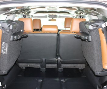 Toyota Innova E 2.0MT 2018 - Bán xe Toyota Innova E 2.0MT sản xuất 2018, màu xám số sàn